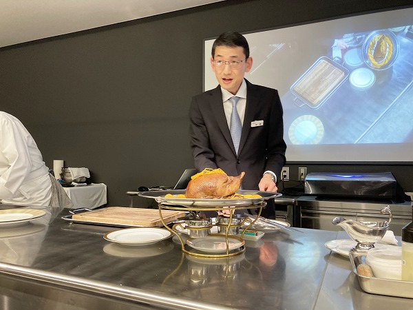 調理理論の教室から　鴨1羽丸のままのロースト