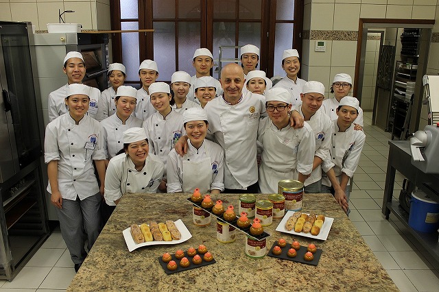 製菓外来講習 M.Jean-Jacques BORNE（ｼﾞｬﾝ=ｼﾞｬｯｸ･ﾎﾞﾙﾇ氏）／MARRON IMBERT（ﾏﾛﾝ･ｱﾝﾍﾞｰﾙ）